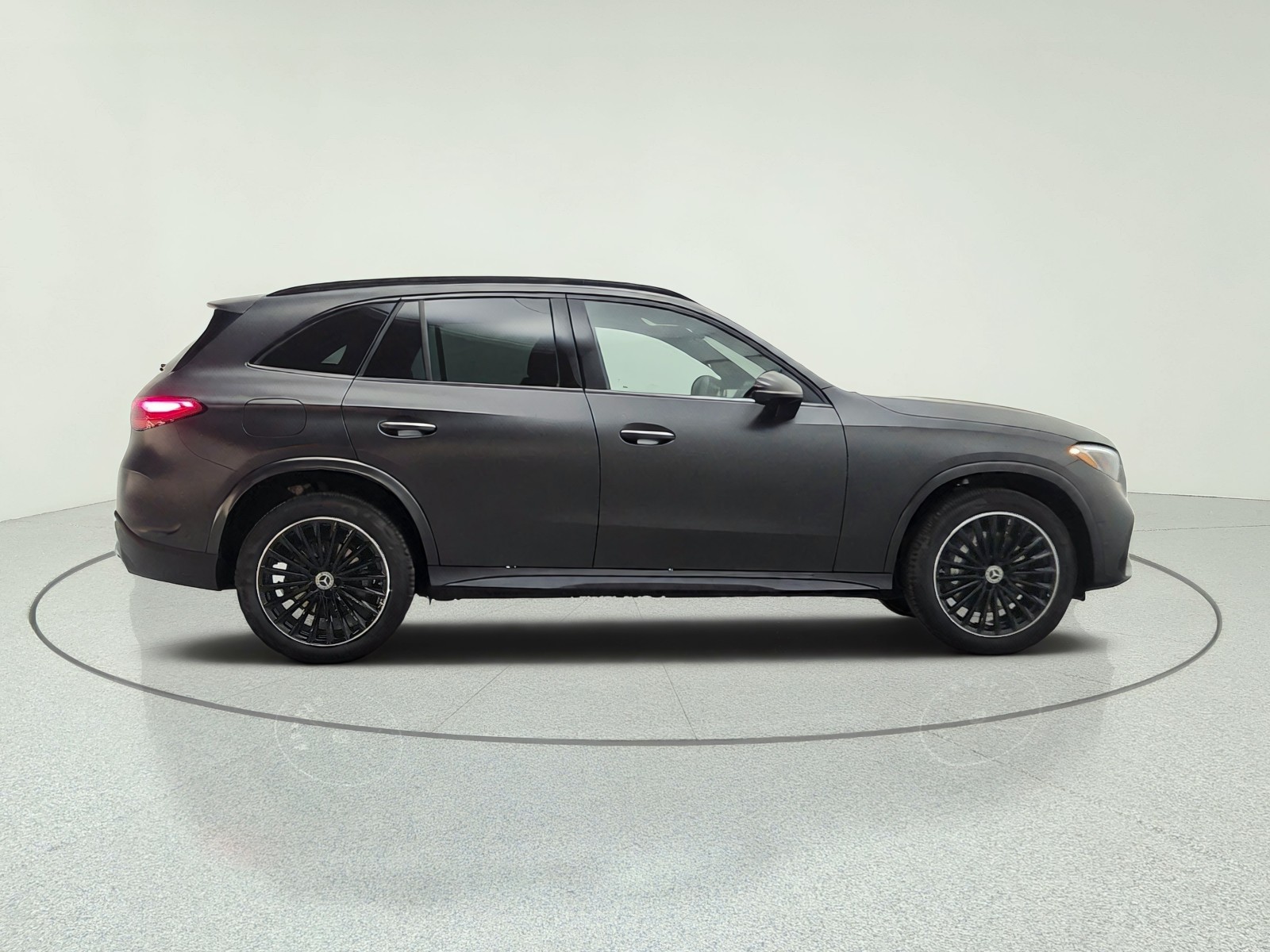 New 2027 MANUFAKTUR Graphite Grey Magno Mercedes-Benz GLC 300 SUV image 4