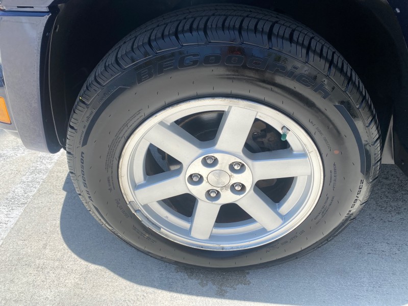 2006 Jeep Liberty 4WD Limited LOW MILES 75,410 in , 