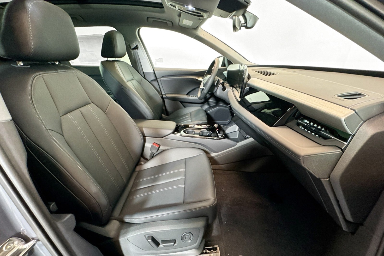 New 2025 Magnet Gray Audi Premium quattro image 26