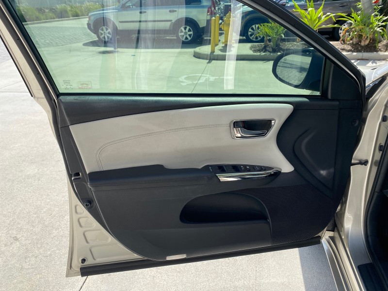 2013 Toyota Avalon XLE Premium LOW MILES 56,196 in , 