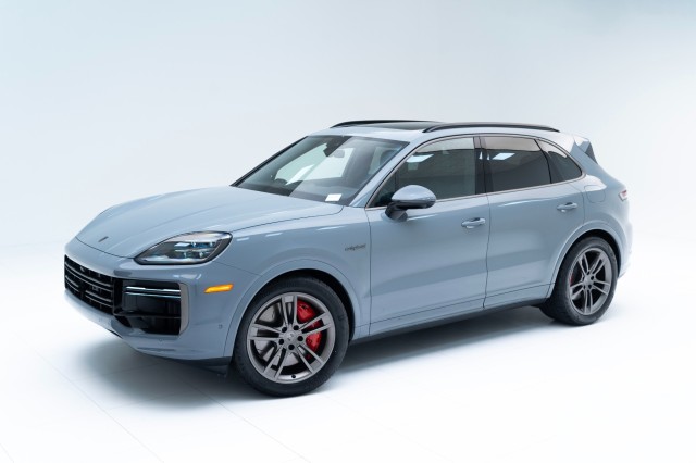 2025  Cayenne Turbo E-Hybrid in , 