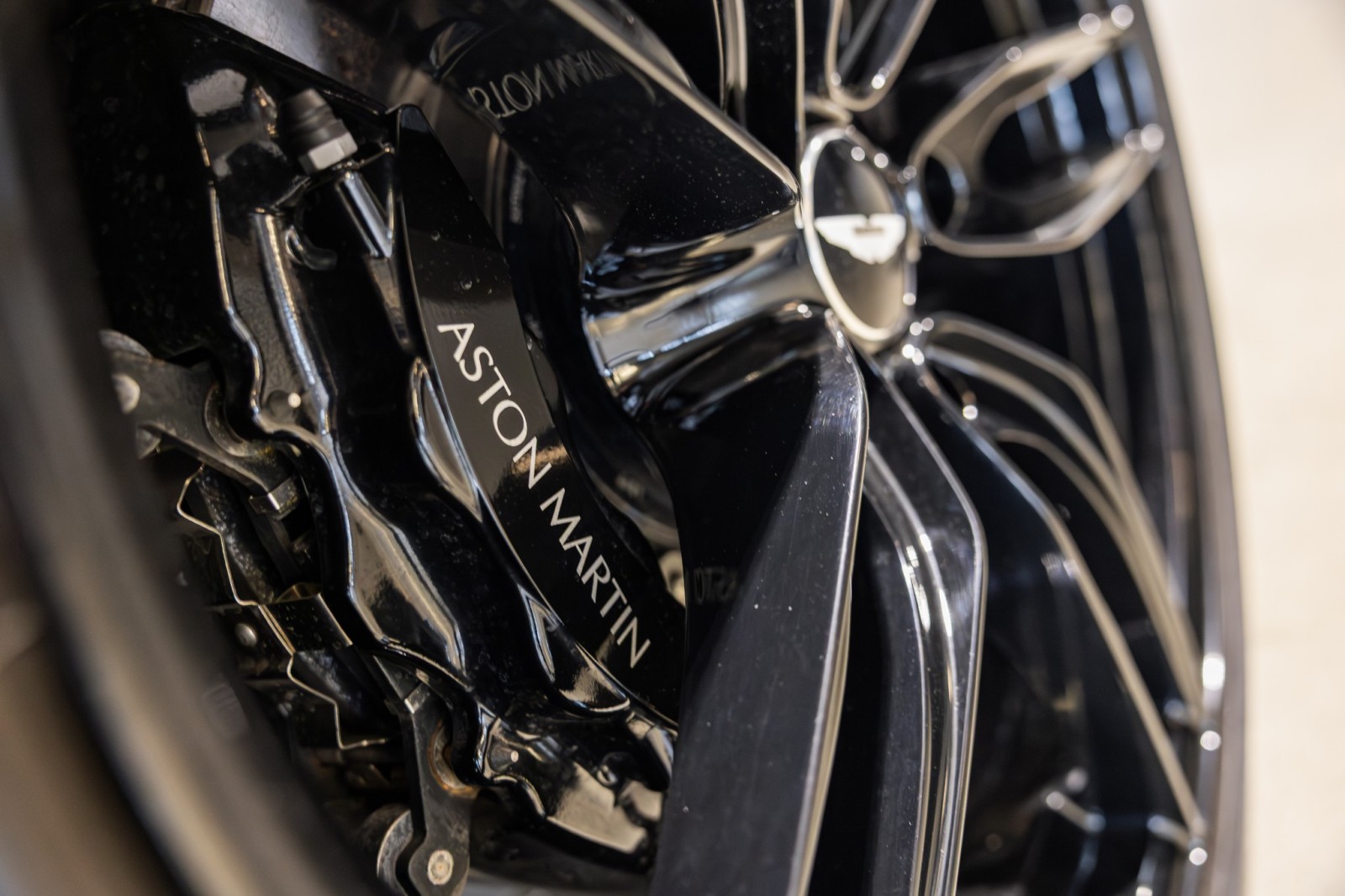 Used Car 2020 Aston Martin Dbs  Superleggera For Sale Under $200,000 In Boerne, Texas