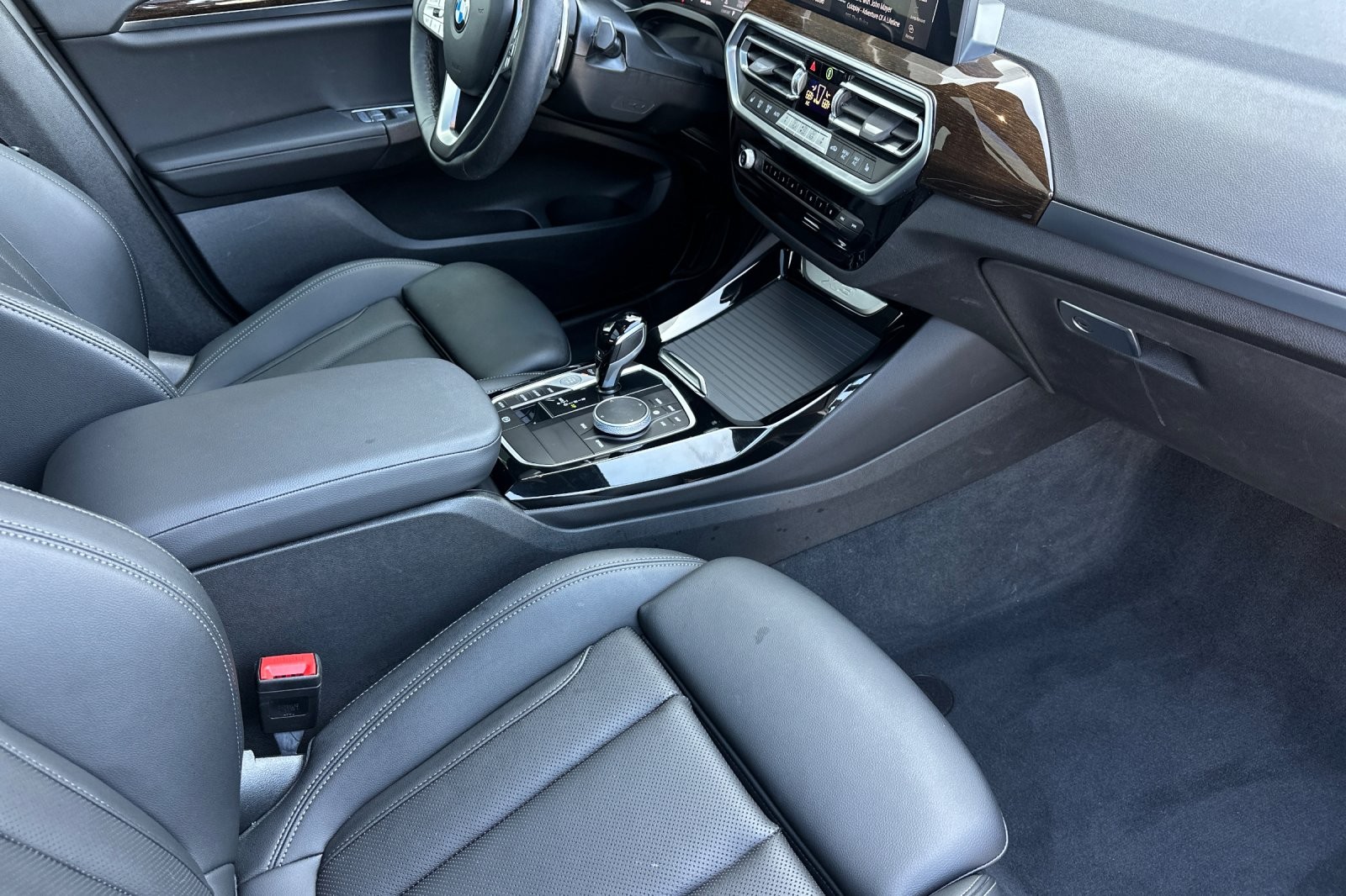 Used 2023 Alpine White BMW sDrive30i image 15