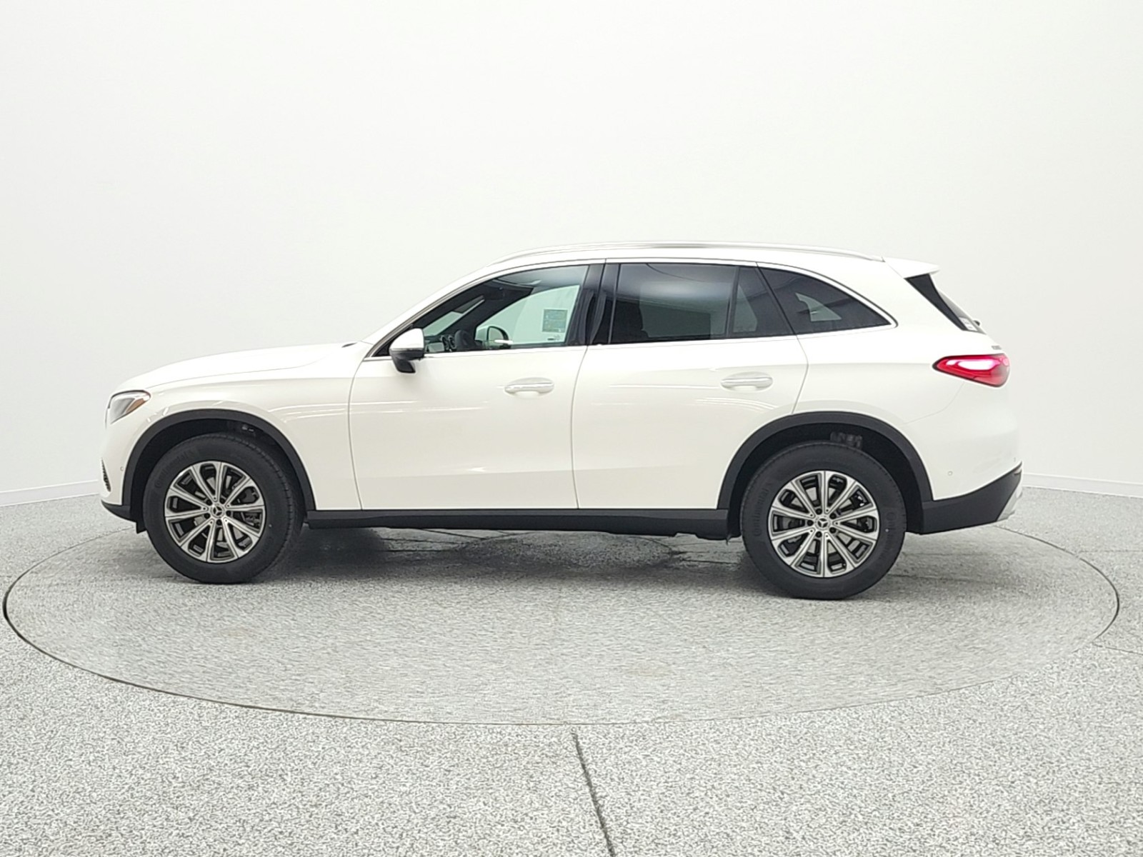 New 2026 Polar White Mercedes-Benz GLC 300 image 8