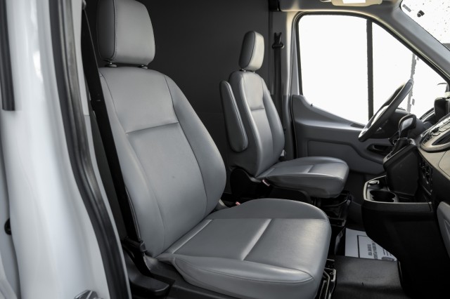 2019 Ford Transit Van  29