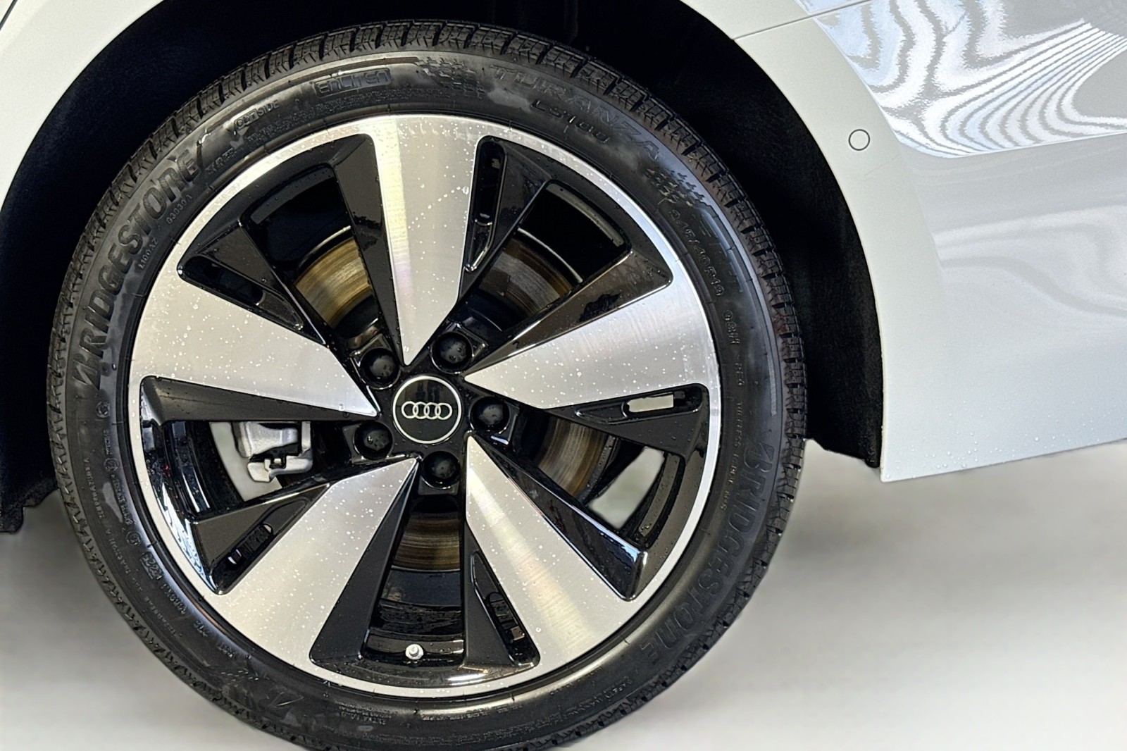 New 2025 Glacier White Metallic Audi Premium Plus 2.0 TFSI quattro image 26