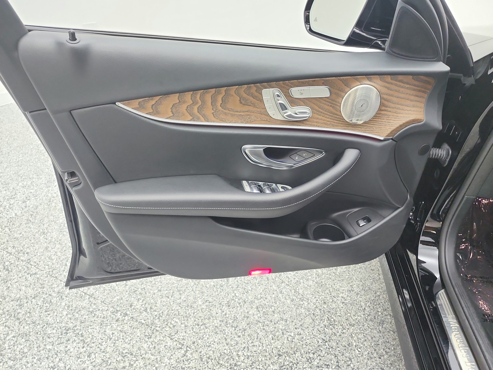 Used 2022 Black Mercedes-Benz E 450 4MATIC® Sedan image 13