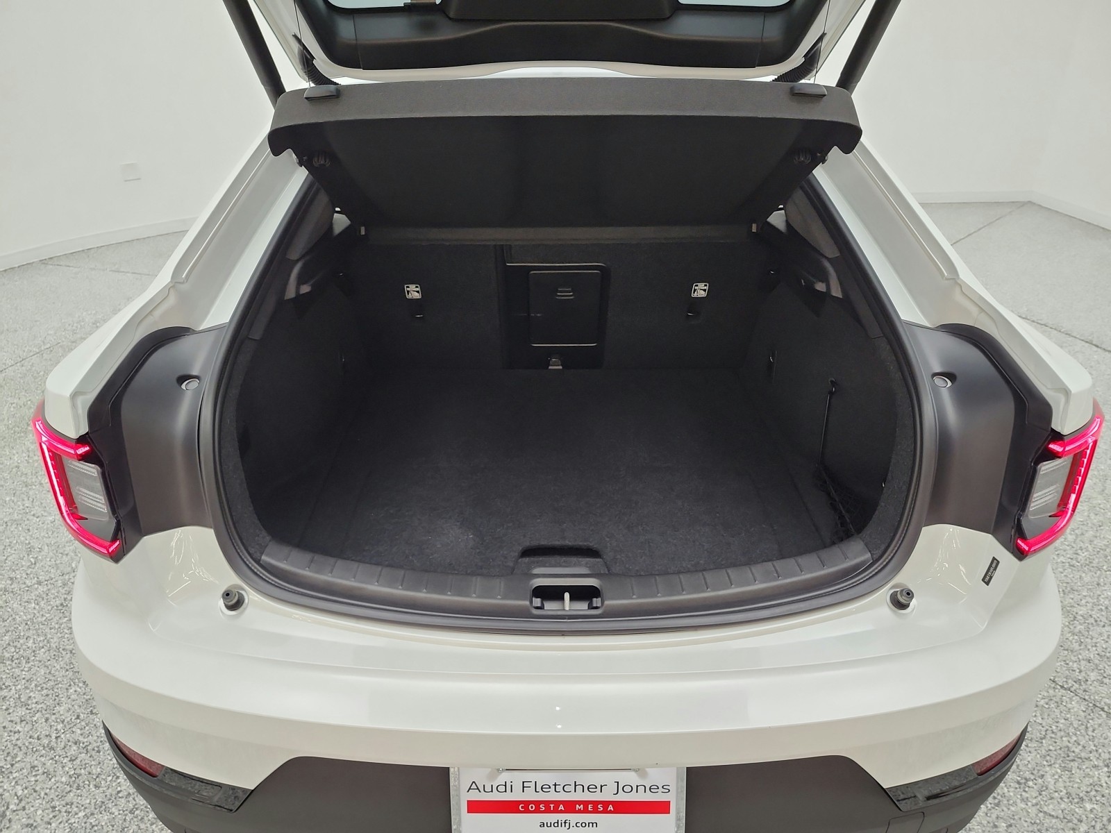 Used 2023 Snow Metallic Polestar Performance Plus image 30
