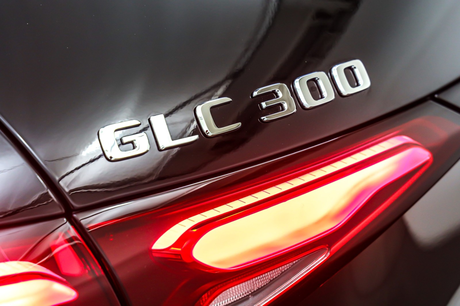 New 2026 Black Mercedes-Benz GLC 300 image 9