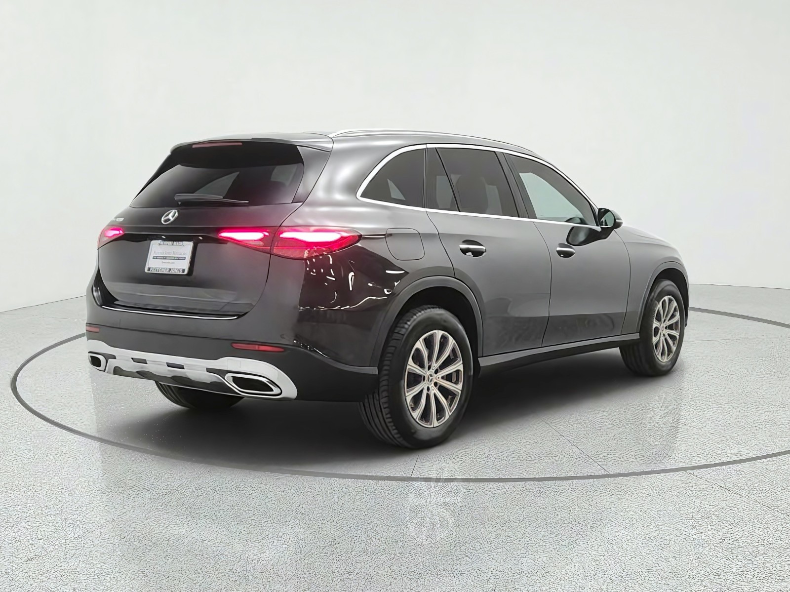 Certified Used 2026 Graphite Grey Metallic Mercedes-Benz GLC 300 SUV image 5