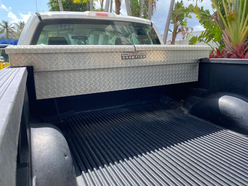2005 Ford F-150 PU STX LOW MILES 18,931 in , 