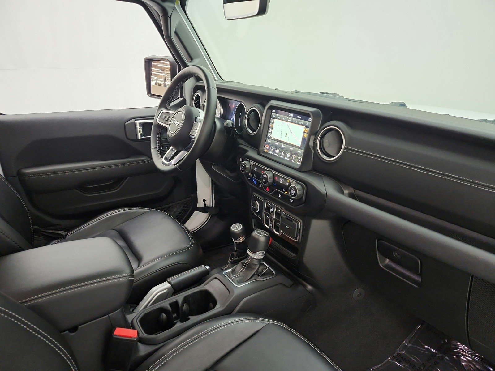Used 2021 Bright White Clearcoat Jeep Unlimited Sahara 4x4 image 17