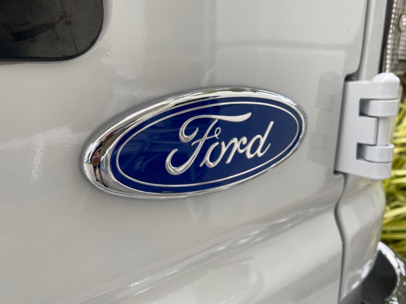 2008 Ford Econoline Wagon XLT 15 PASSENGERS E350 CLEAN in , 