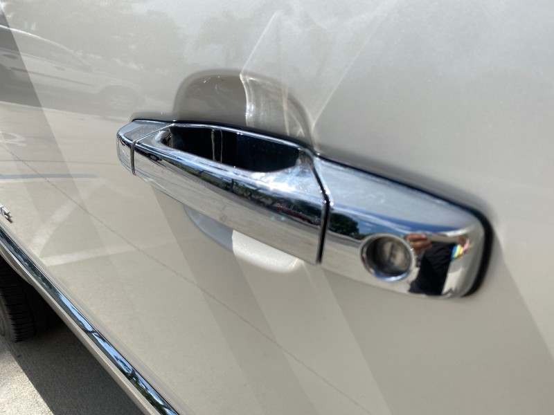 2010 Cadillac Escalade SUNROOF NAV Premium LOW MILES 66,933 in ,