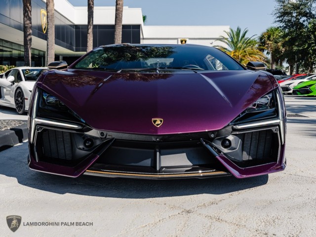 Lamborghini Revuelto