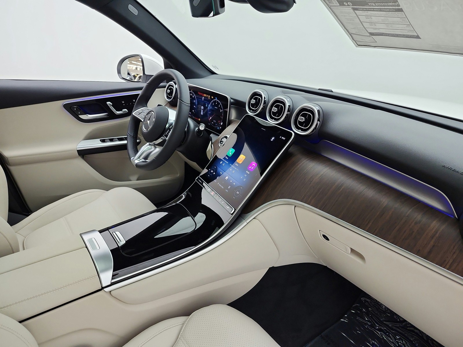 New 2027 Polar White Mercedes-Benz GLC 300 SUV image 15