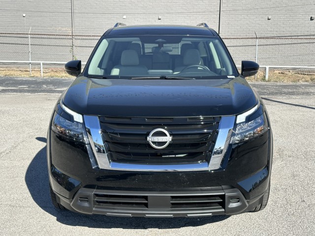 2024 Nissan Pathfinder SV 8