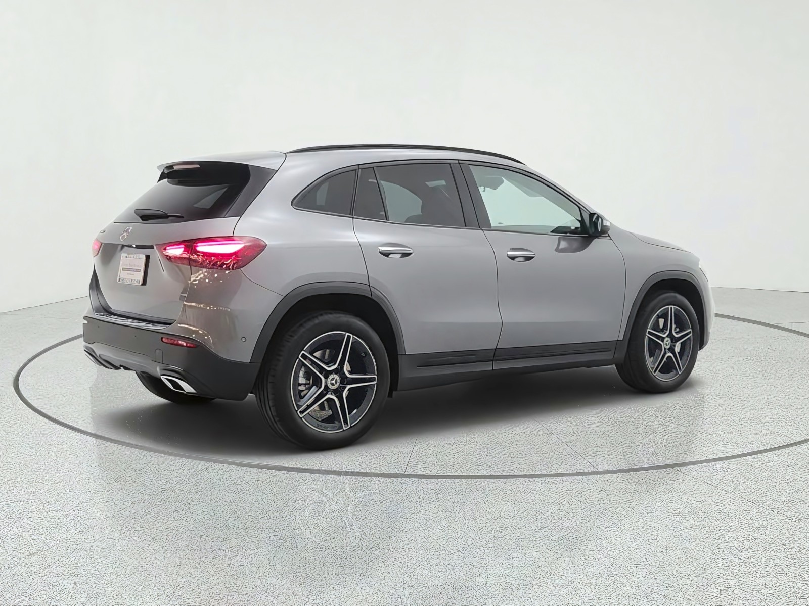 New 2026 Mountain Grey Metallic Mercedes-Benz GLA 250 SUV image 5