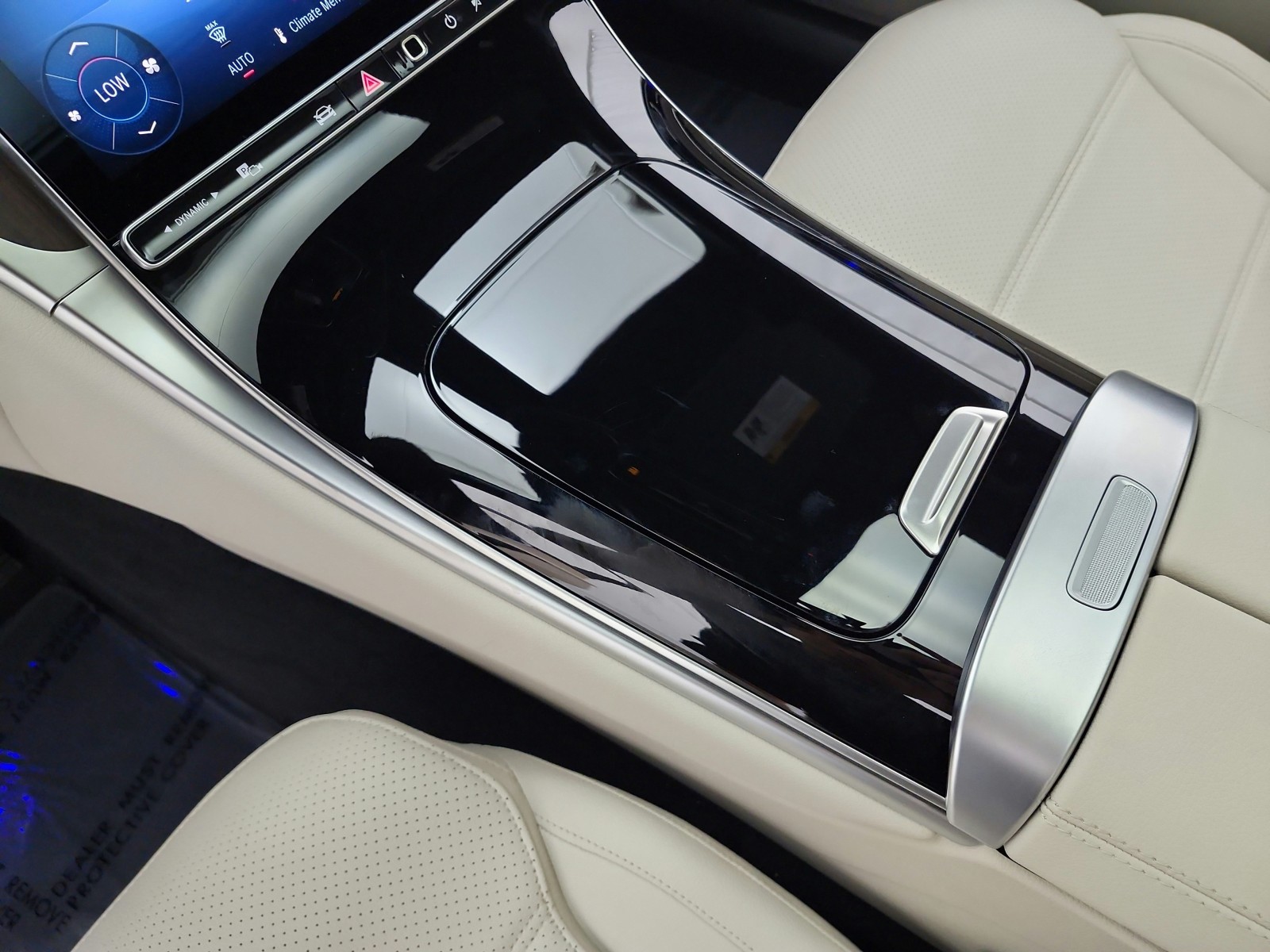 New 2027 Polar White Mercedes-Benz GLC 300 SUV image 9