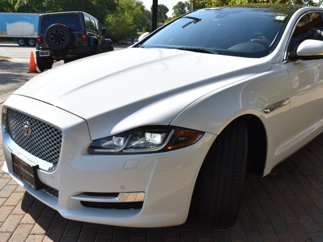 2017 Jaguar XJ Navi Leather Moonroof Blind Spot Heated Front Seats Rear Camera MSRP $90,321 8