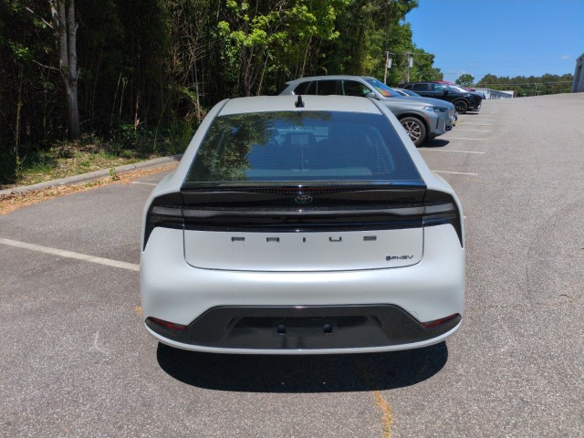 ToyotaPrius Plug-In Hybrid6