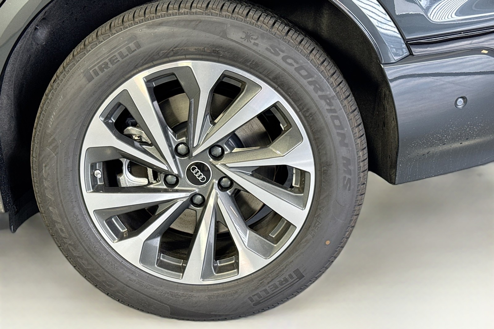 New 2027 Manhattan Gray Metallic Audi Premium quattro image 28