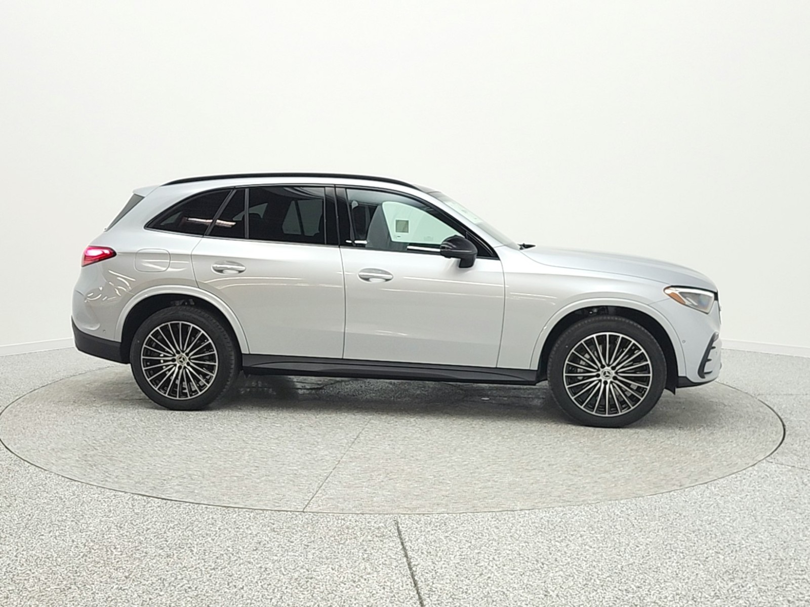 New 2026 Cirrus Silver Metallic Mercedes-Benz GLC 300 image 4