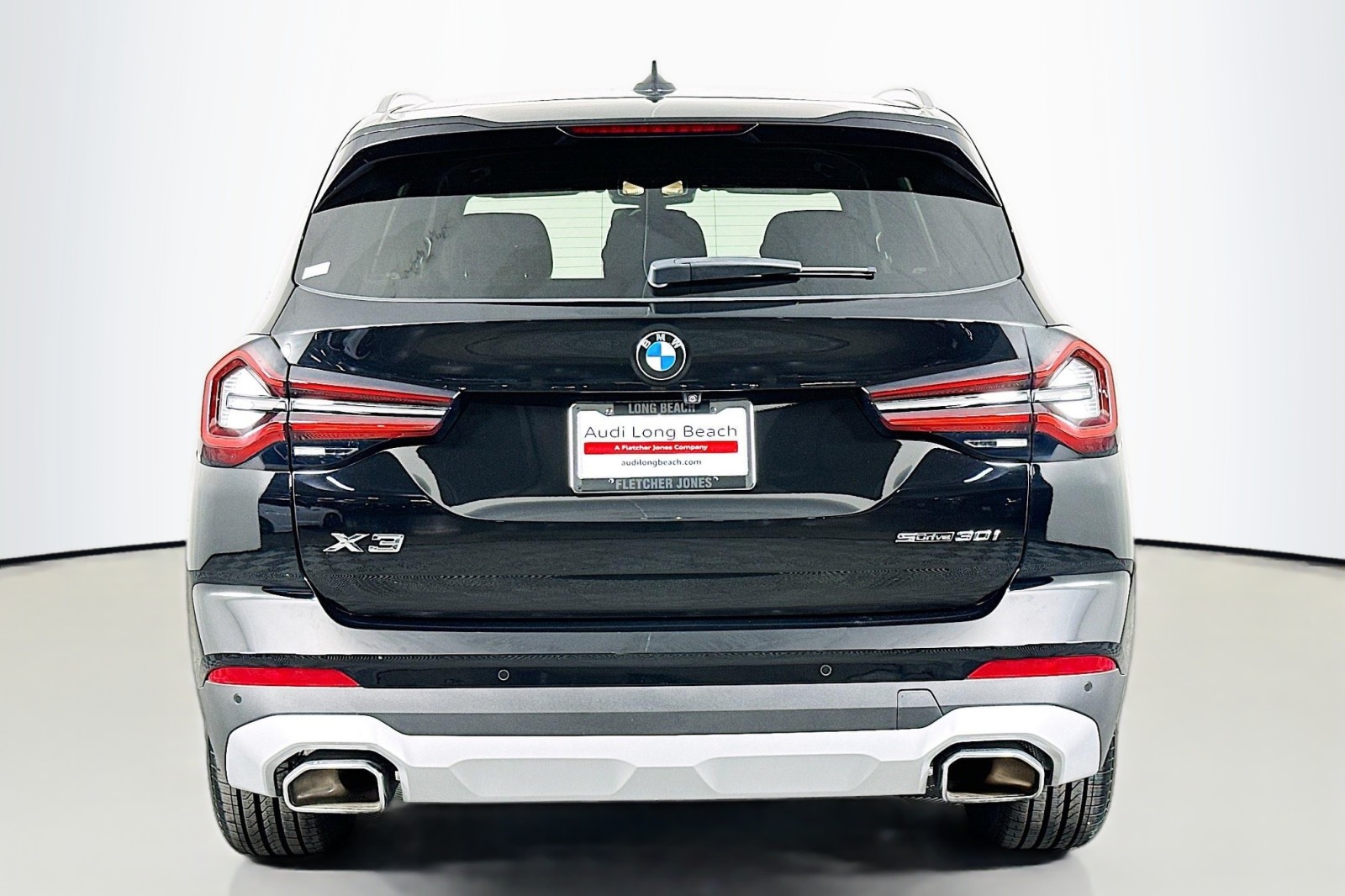 Used 2024 Jet Black BMW sDrive30i image 3