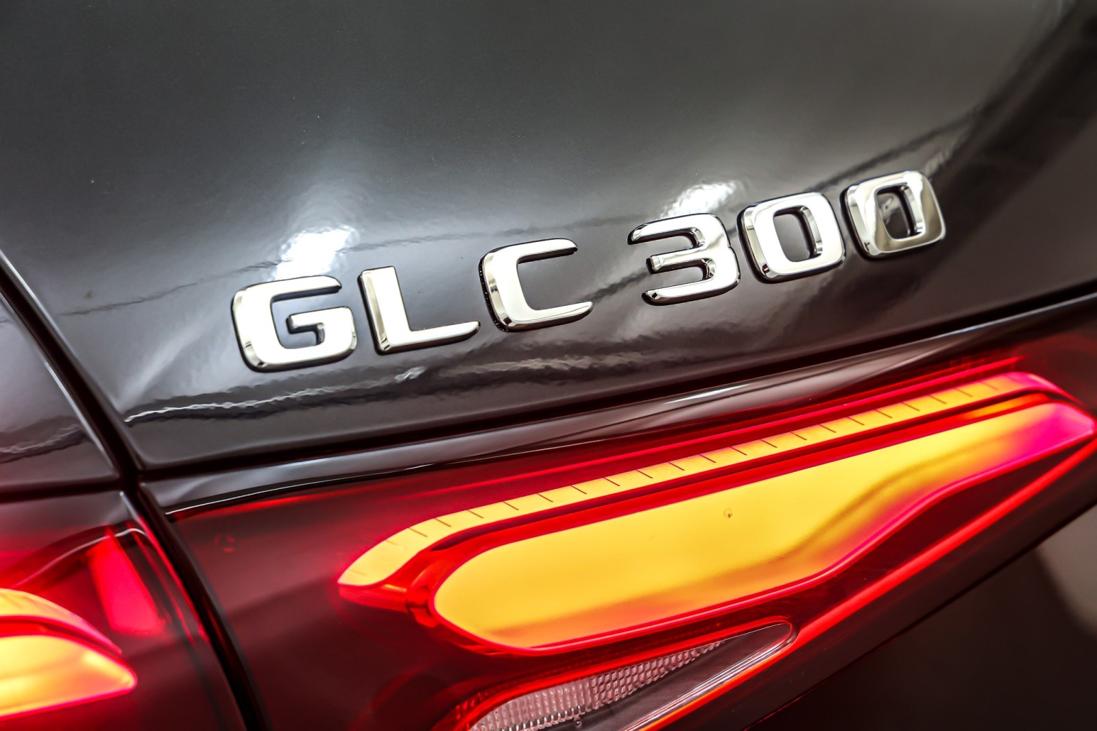 New 2026 Graphite Grey Metallic Mercedes-Benz GLC 300 image 9