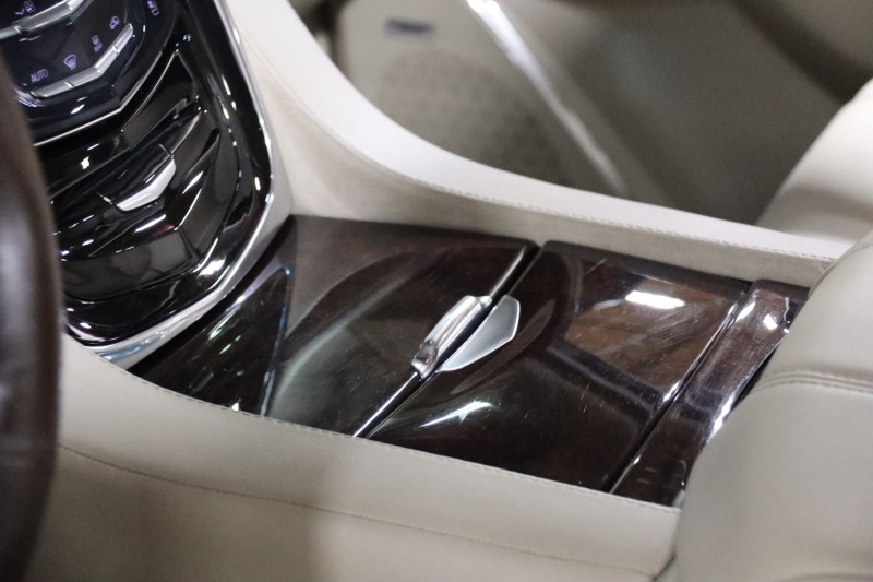 2016 Cadillac Escalade Luxury Collection 4dr Suv in , 