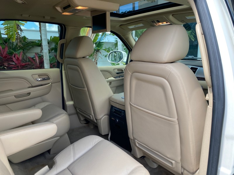 2010 Cadillac Escalade SUNROOF NAV Premium LOW MILES 66,933 in ,