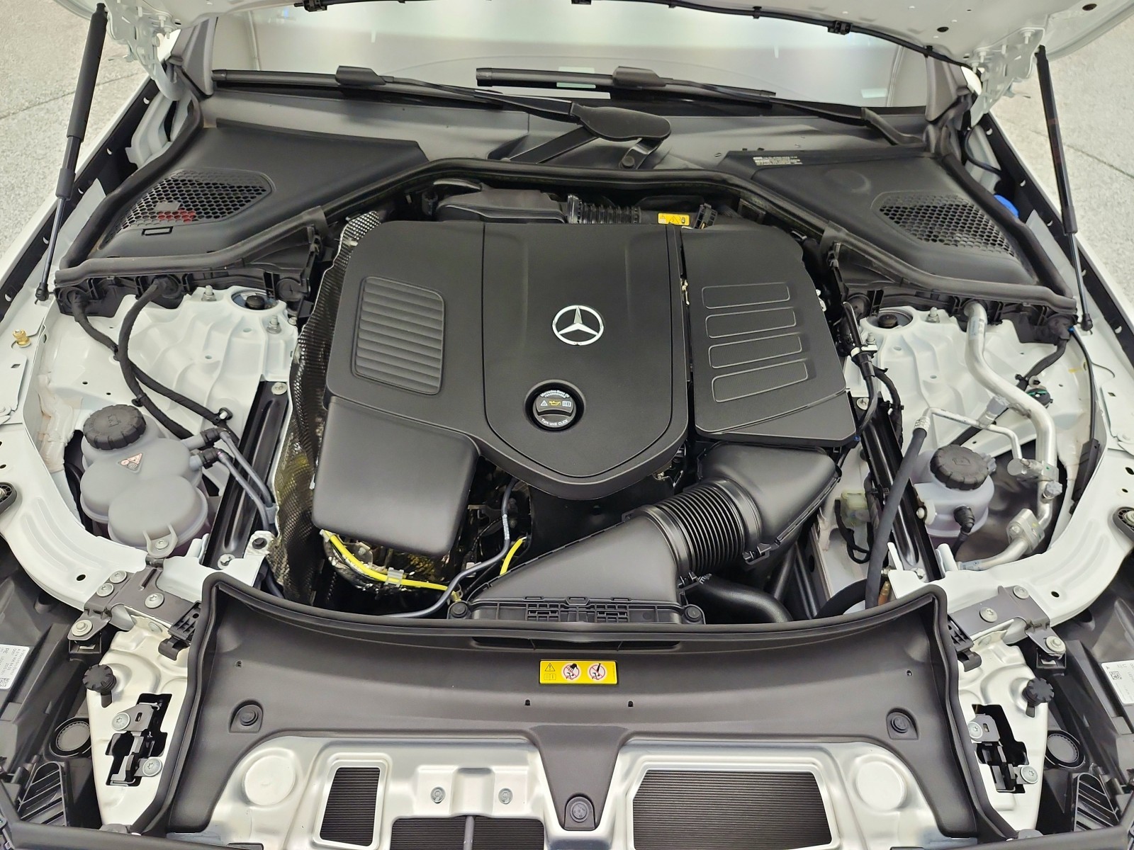 New 2027 Polar White Mercedes-Benz E 350 RWD Sedan image 13