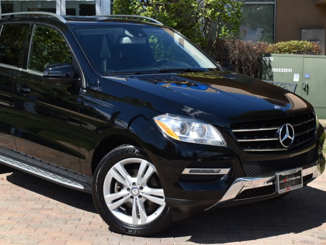 2015 Mercedes-Benz M-Class Navi Premium 1 Pkg. Moonroof Lane Tracking Wood/Leather Streeing Wheel Backup Camera MSRP $57,890 5