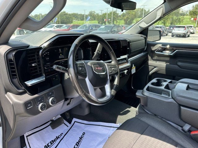 2022 GMC Sierra 1500 SLE 9