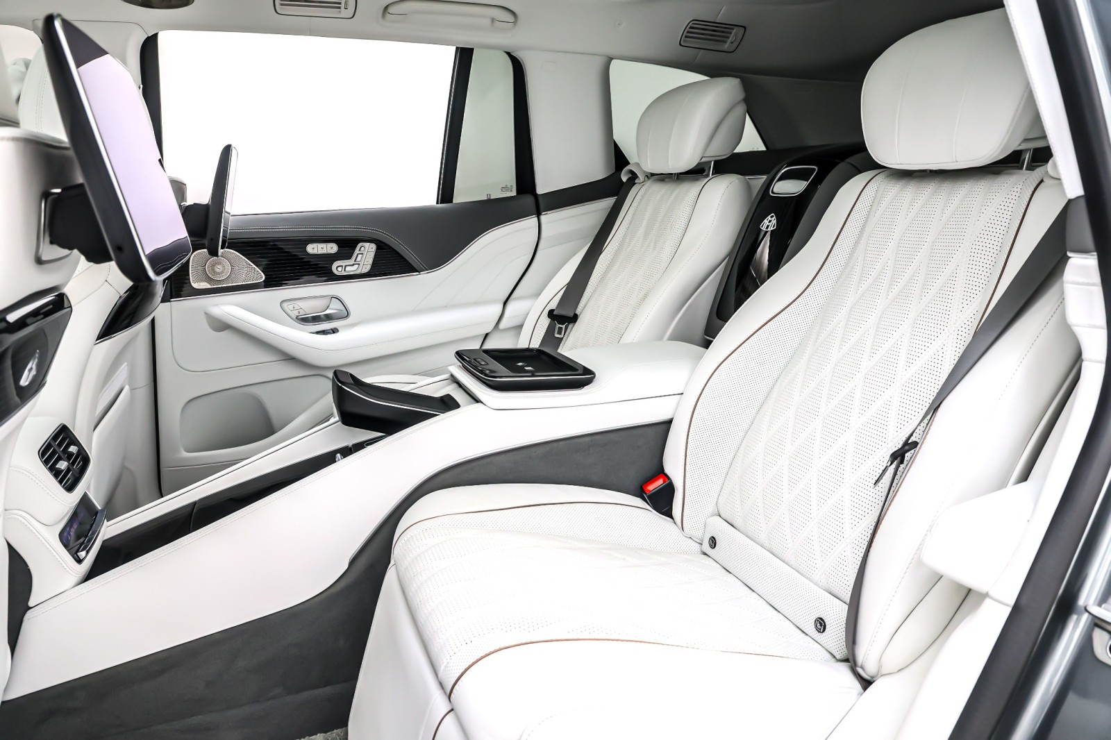 New 2026 Selenite Grey Metallic Mercedes-Benz Maybach GLS 600 image 8