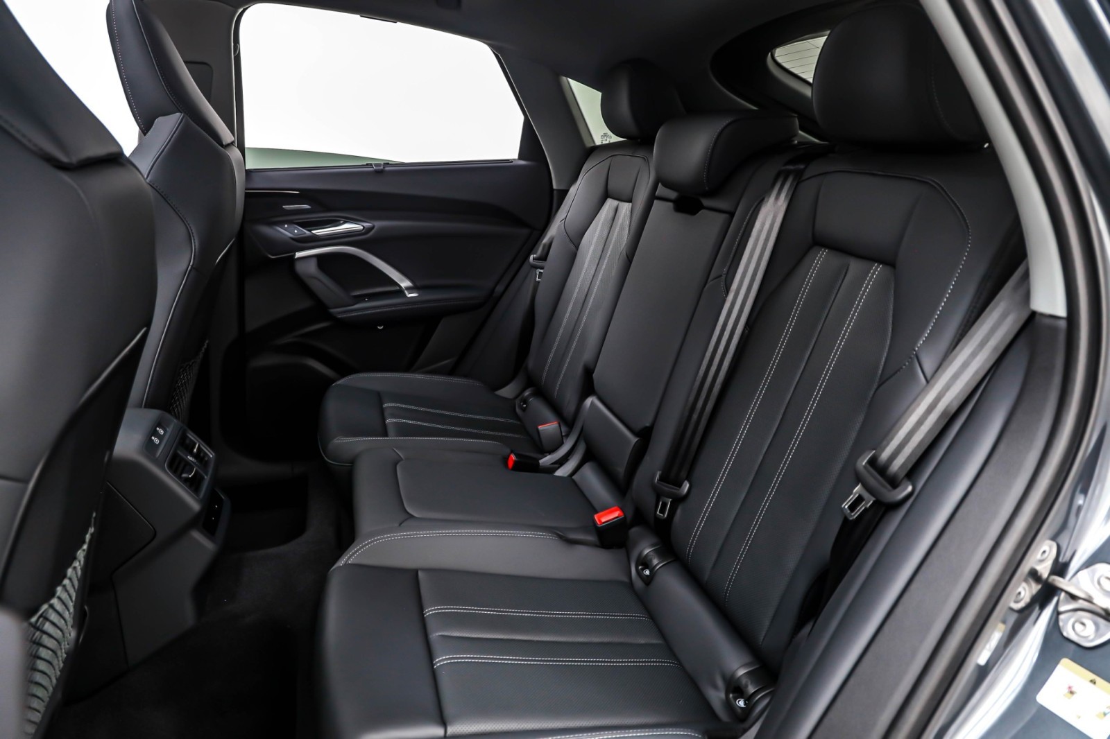 New 2025 Daytona Gray Pearl Effect Audi Premium Plus 2.0 TFSI quattro image 8