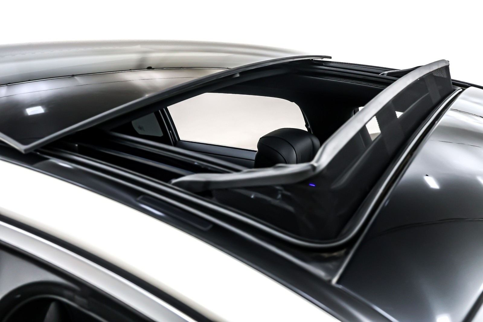 Certified Used 2022 MANUFAKTUR Diamond White Mercedes-Benz S 580 4MATIC® Sedan image 24