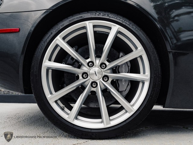 Aston Martin DB9
