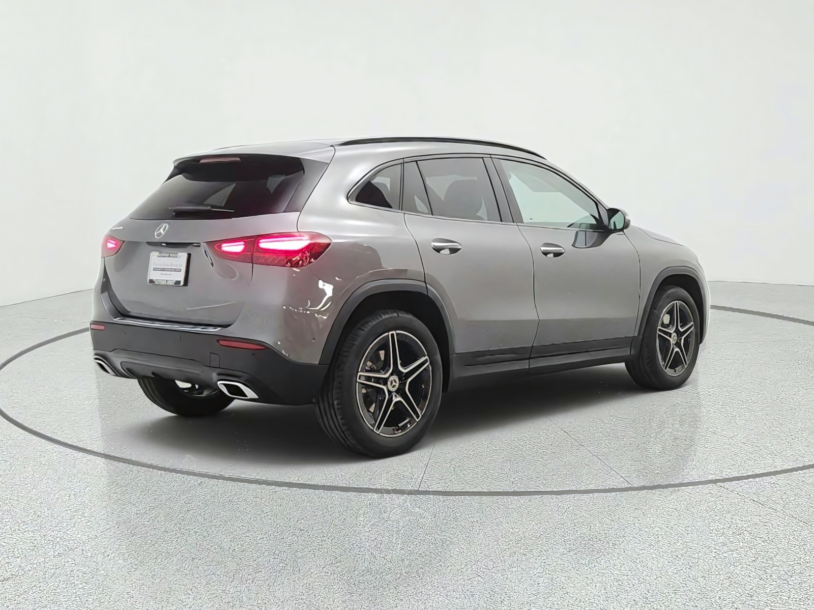 New 2026 Mountain Grey Metallic Mercedes-Benz GLA 250 SUV image 5