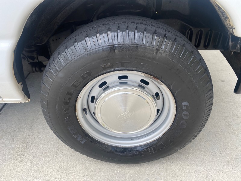 2000 Ford Econoline Cargo Van LOW MILES 68,046 in , 