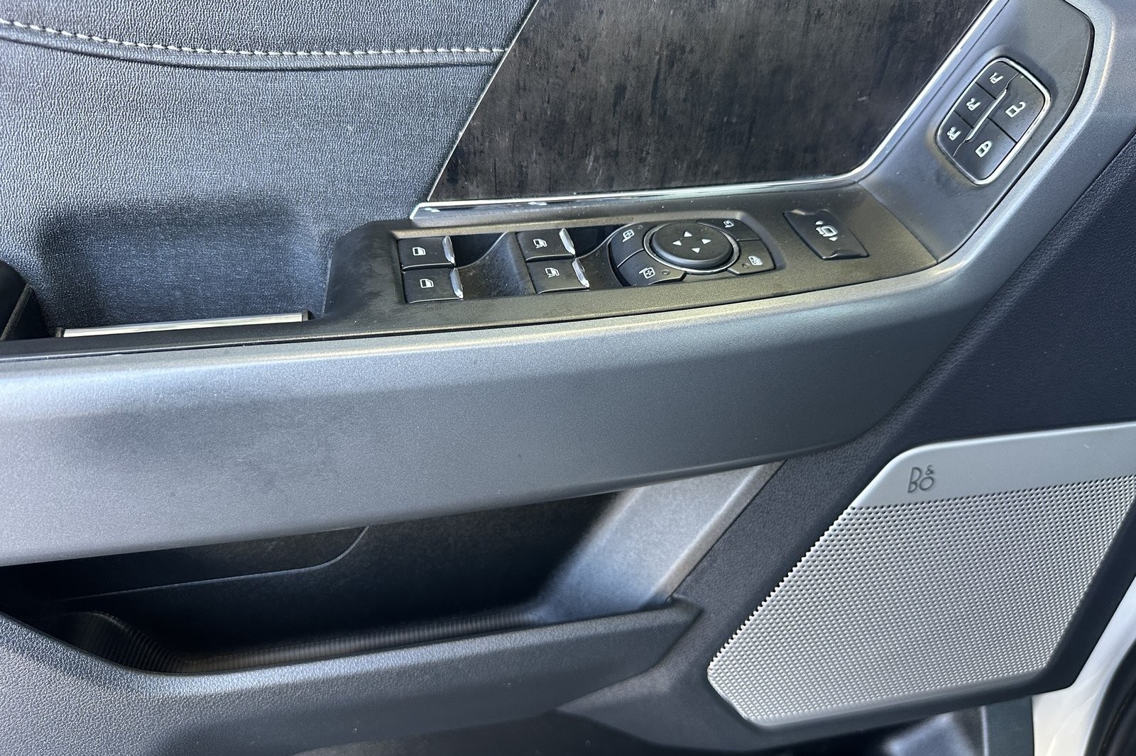 Used 2023 Oxford White Ford LARIAT image 10