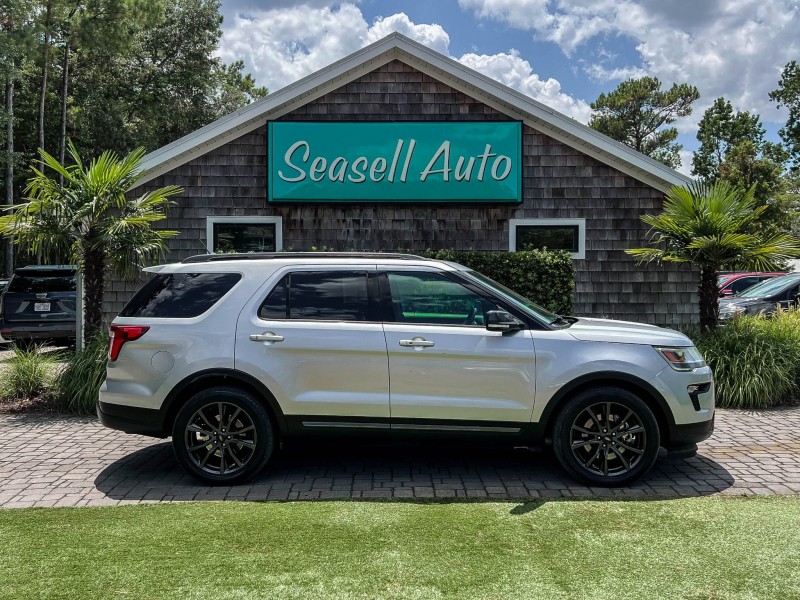 Ingot Silver Metallic 2018 Ford Explorer SUV / Crossover Front-Wheel Drive Automatic
