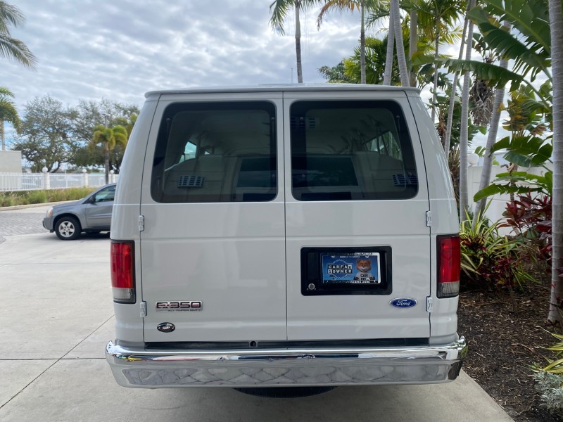 2008 Ford Econoline Wagon XLT 15 PASSENGERS E350 CLEAN in , 