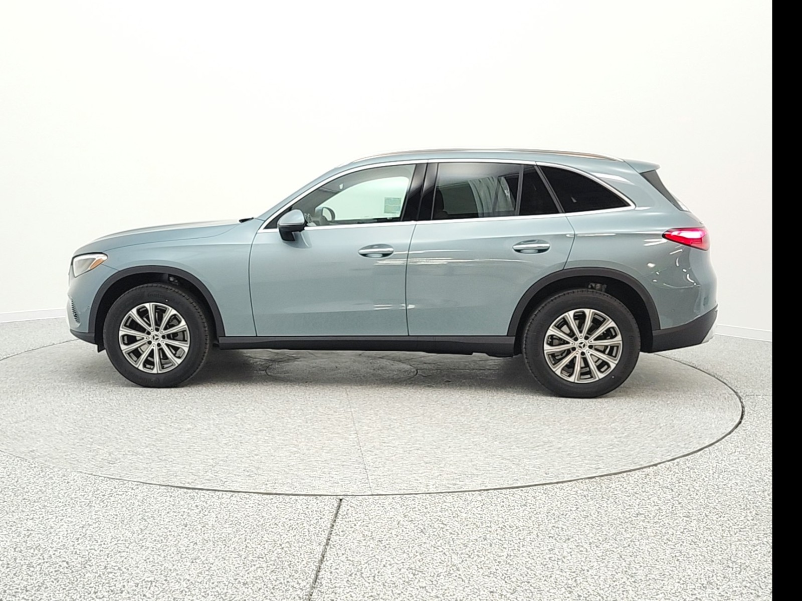 New 2026 Verde Silver Metallic Mercedes-Benz GLC 300 image 8