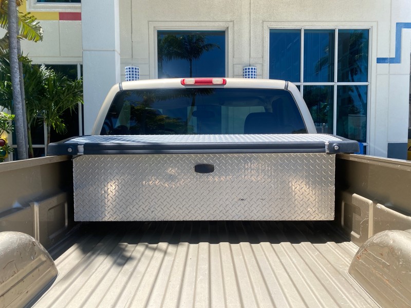 2005 GMC Sierra 1500 LOW MILES 83837 AC NO ACCIDENTS in ,