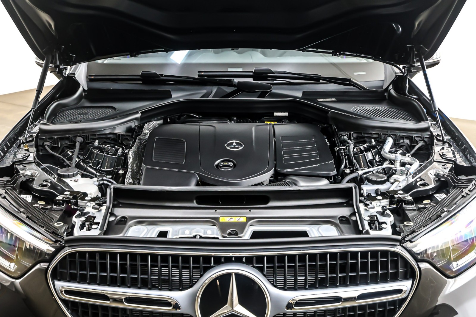 New 2026 Graphite Grey Metallic Mercedes-Benz GLC 300 image 11