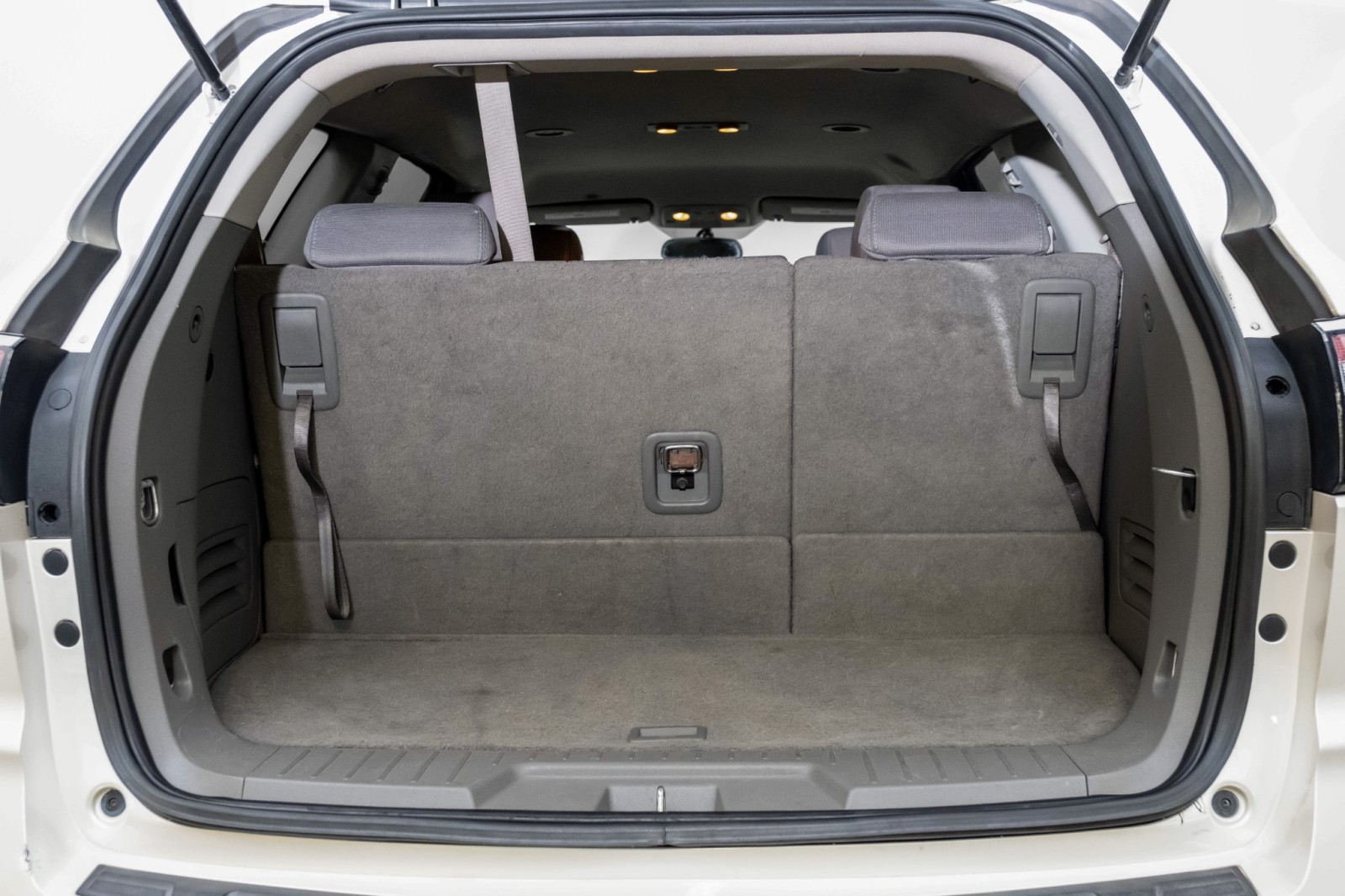 2014 Chevrolet Traverse LT CaptainSeating 3rdRowSeat RearClimatePkg 52