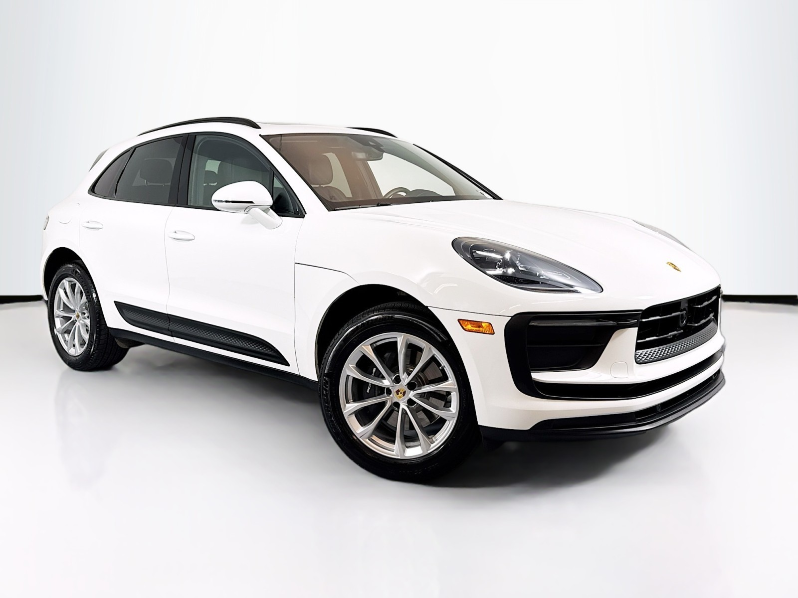 2024 Porsche Macan  3