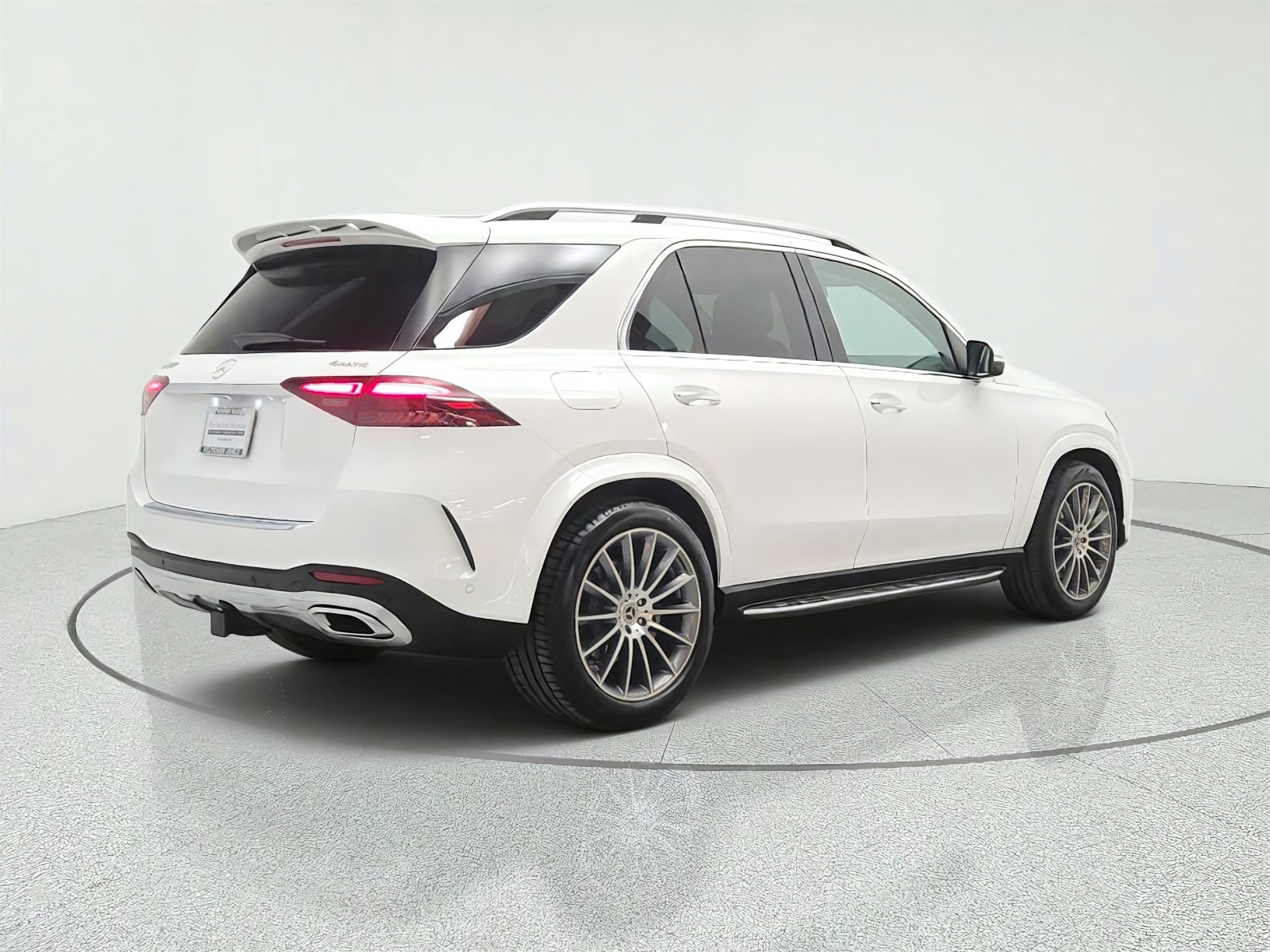 Used 2024 Polar White Mercedes-Benz GLE 350 4MATIC® SUV image 5