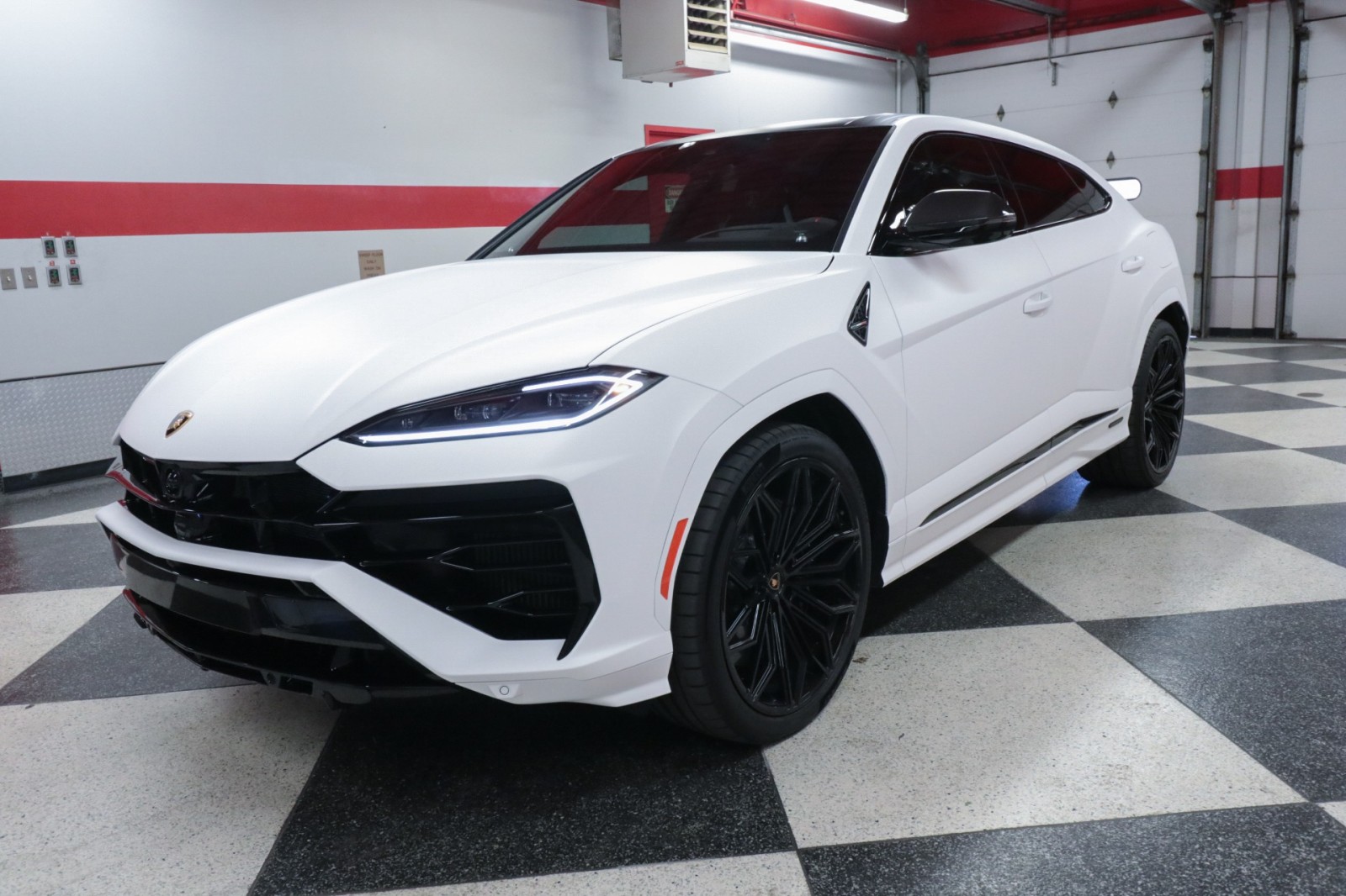 Used Car 2025 Lamborghini Urus  Se For Sale Under $360,000 In Austin, Texas